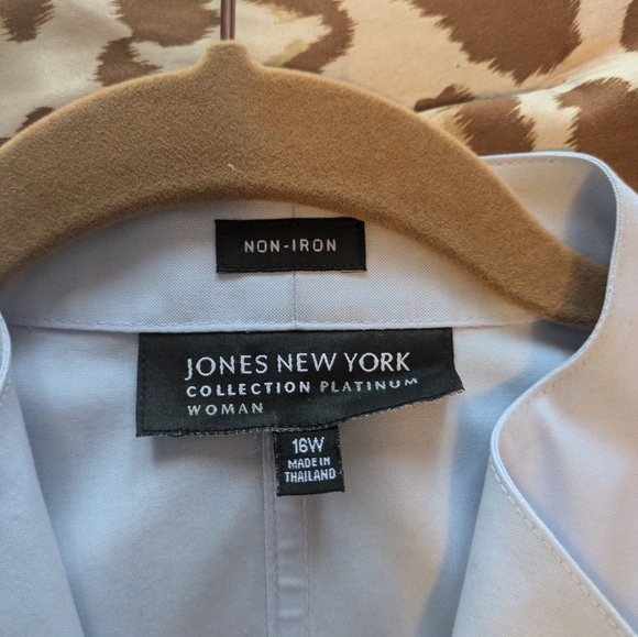 Jones New York NWT Women's Platinum Light Blue Sleeveless shirt size 16W - Picture 3 of 4